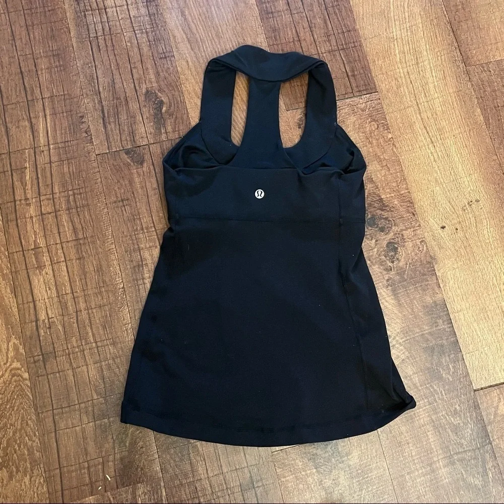 Lululemon Womens racerback activewear tank black silver reflective logo Sz 4